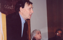 На докладе Андрея Анатольевича Зализняка в Москве в 2004 году (на заднем плане – Владимир Яковлевич Петрухин)
