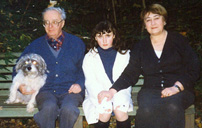 Татьяна Михайловна с мужем Андреем Дмитриевичем Михайловым, внучкой Асей и собакой Тошей